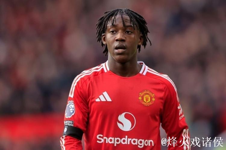 足坛12月转会风云：梅努留守曼联，皇马巴黎竞购受挫